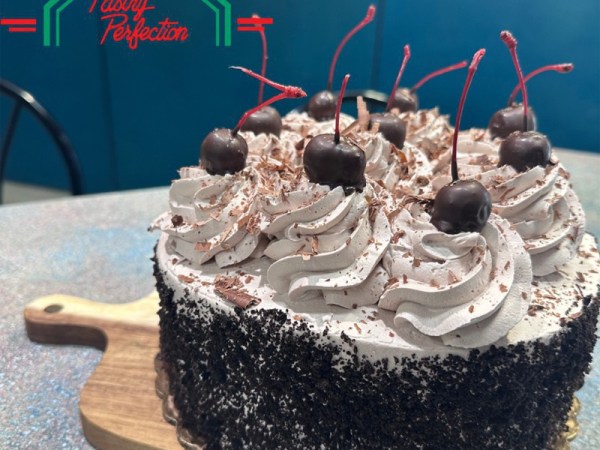 Chocolate Fantasy Dessert Cake (EA)