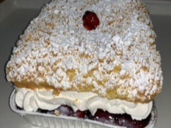 Strawberry Filled Coffee Cake (EA)