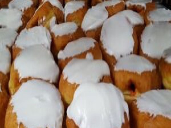 Raspberry Iced Paczki (EA)