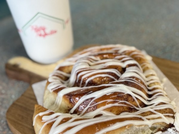 Sourdough Cinnamon Roll ea. (Cream Cheese Frostin (EA)